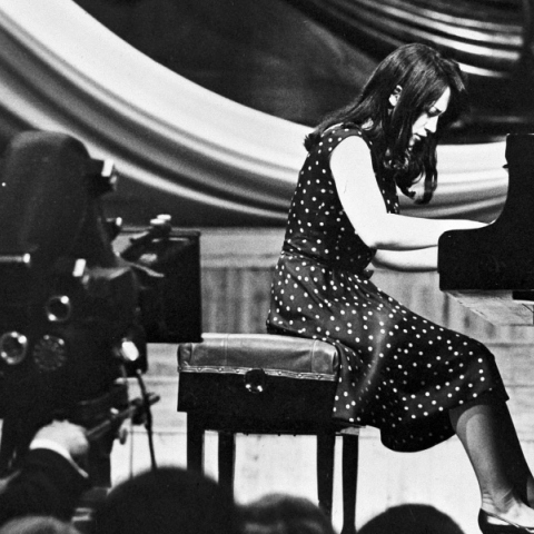 Η σημασία και η πρόκληση για έναν πιανίστα που ανεβαίνει ολομόναχος στη σκηνή χωρίς να υπάρχει ούτε μία νότα γραμμένη.