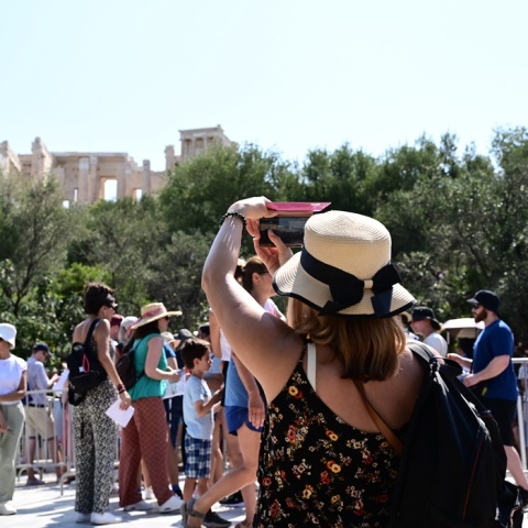 Τουρίστες στην Ακρόπολη 