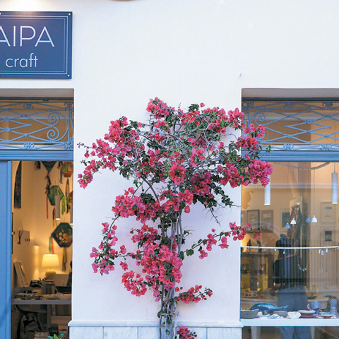 Χίμαιρα Art & Craft: Διαλεγμένα έργα τέχνης και χειροποίητα αντικείμενα με έμφαση στην κεραμική