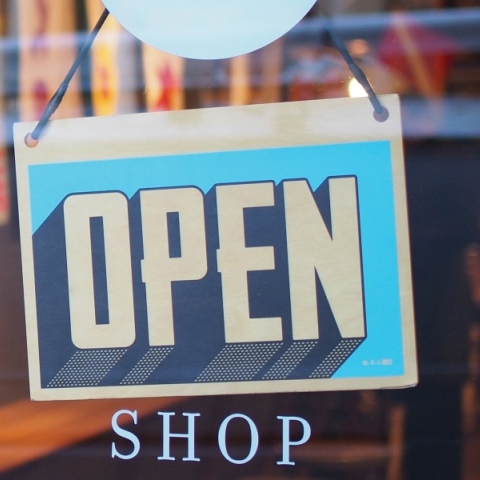 ταμπέλα με σήμα closed