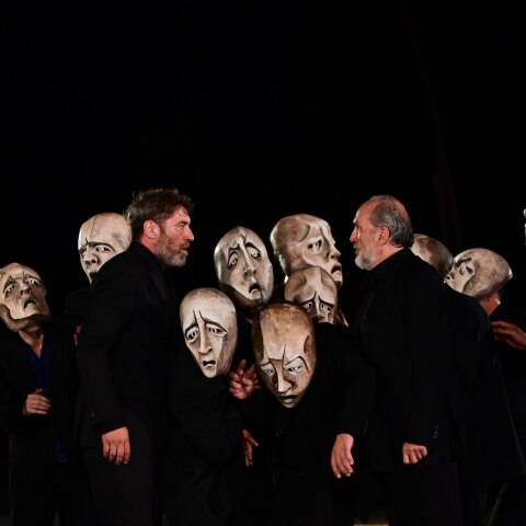 Ο Γιάννης Στάνκογλου και ο Γιάννης Νταλιάνης στον "Οιδίποδα Τύραννο" που σκηνοθετεί ο Σίμος Κακάλας