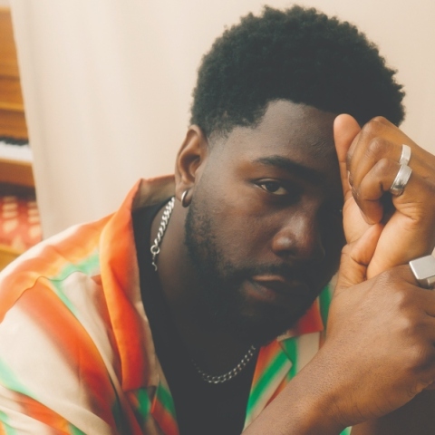 O Jake Isaac μας στέλνει την κασέτα του καλοκαιριού.