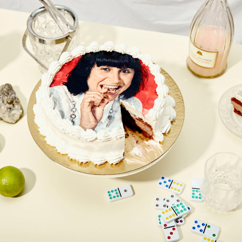 Η Σtella μοιράζεται το νέο της single: Ακούστε το καινούργιο τραγούδι της «Girl Supreme»