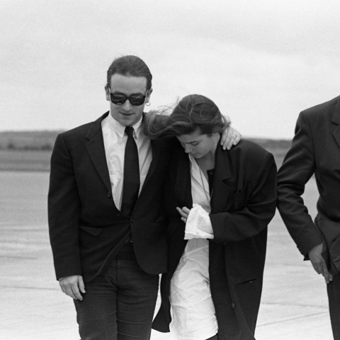 U2: Η ιστορία δημιουργίας του τραγουδιού «One Tree Hill» μετά από τραγικό δυστύχημα το καλοκαίρι του 1986.