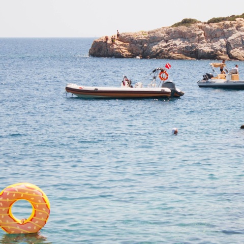 Που θα πάνε φέτος διακοπές οι Έλληνες - Ρεκόρ κρατήσεων για το εξωτερικό - Στα σκαριά η δημιουργία εγγυοδοτικού ταμείου από τα τουριστικά γραφεία στην Ελλάδα.