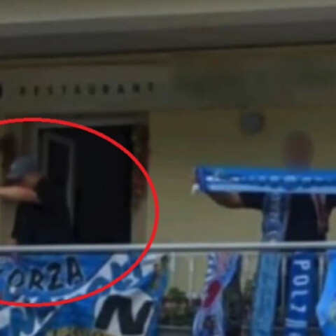 Ο 60χρονος Ιταλός μαφιόζος πανηγυρίζει σε εστιατόριο στην Κέρκυρα για το πρωτάθλημα της Νάπολι