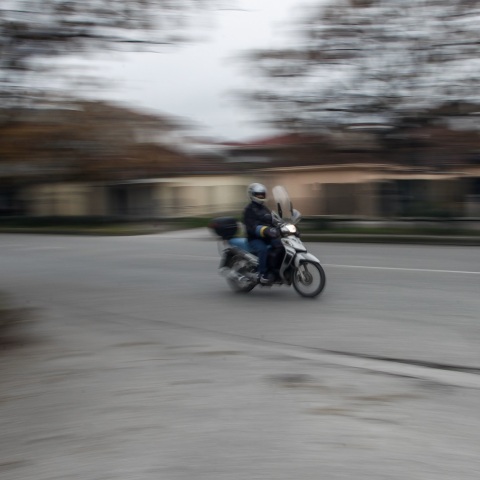 Τα μέτρα της πολιτείας για την προστασία των ντελιβεράδων και η ουσία της επιβολής του Κώδικα Οδικής Κυκλοφορίας.