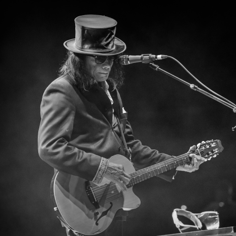 Αφιέρωμα Sixto Rodriguez: Η ζωή και το έργο του μουσικού που έφυγε από τη ζωή σε ηλικία 81 ετών.