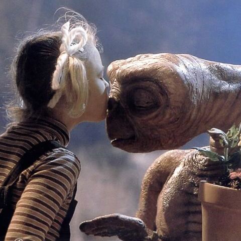 9 κορυφαίες ταινίες με εξωγήινους που πρέπει να δεις