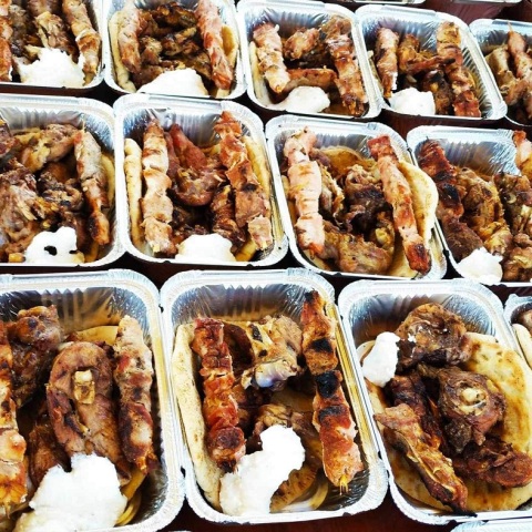 Θεσσαλονίκη: Η προσφορά αγάπης στους άστεγους στην άδεια λόγω Δεκαπενταύγουστου πόλη - Μοιράστηκαν πακέτα με φαγητό - Οι δράσεις της Εθελοντικής Διακονίας.