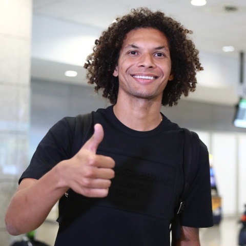 Παίκτης του Παναθηναϊκού με κάθε επισημότητα είναι από το μεσημέρι της Πέμπτης (17/8) ο Γουίλιαν Αράο, με τους «πράσινους» να ανακοινώνουν την απόκτησή του από την τουρκική Φενέρμπαχτσε, με συμβόλαιο δύο ετών.