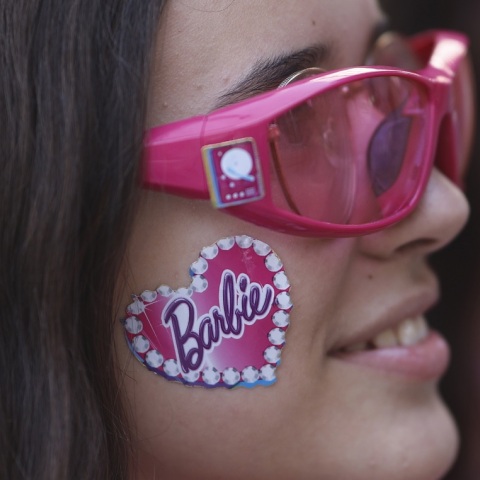 «Barbie»: Δεκάδες «Μπάρμπι» και «Κεν» βγαίνουν από τα κομμωτήρια της Θεσσαλονίκης, μετά την πρεμιέρα της ταινίας στη χώρα μας.