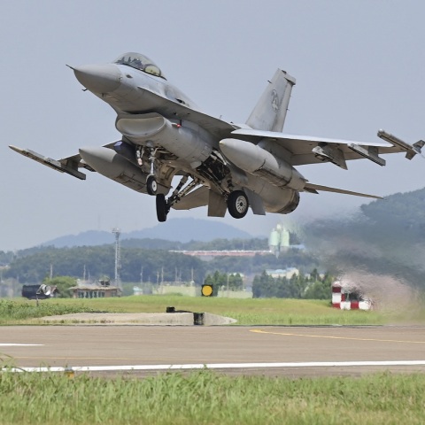 Ρωσία: Η Μόσχα προειδοποιεί ότι η παροχή F-16 θα κλιμακώσει τον πόλεμο με την Ουκρανία - Η απάντηση Ζελένσκι από την Κοπεγχάγη. 