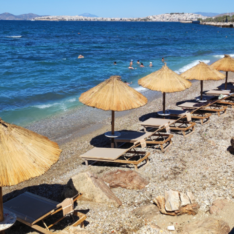 Nέο πλαίσιο για τις παραλίες και τη δημόσια περιουσία στον αιγιαλό