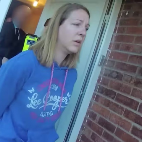 Λούσι Λέτμπι: Η νοσοκόμα - βρεφοκτόνος καταδικάστηκε σε ισόβια στη Βρετανία για τη δολοφονία επτά νεογέννητων και την απόπειρα δολοφονίας άλλων δέκα.