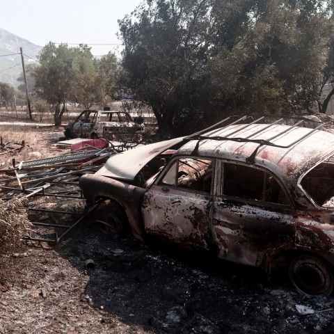 Πυρκαγιές: Προσήχθησαν δύο ύποπτοι για εμπρησμό στην περιοχή του Αυλώνα - Άλλα δύο άτομα για εμπρησμό στο Μενίδι - Κάτοικος της περιοχής ο ένας εξ αυτών.