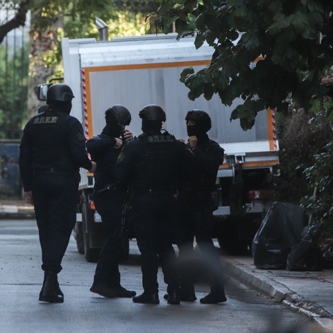 Αστυνομική επιχείρηση σε υπό κατάληψη κτίρια στο κέντρο της Αθήνας