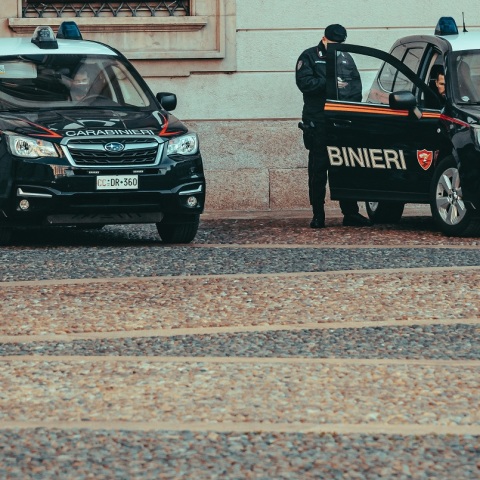 Ιταλία: Έξι έφηβοι βίασαν δύο δεκατριάχρονες ξαδέλφες στη Νάπολη - Δεύτερο περιστατικό ομαδικού βιασμού τις τελευταίες ημέρες.