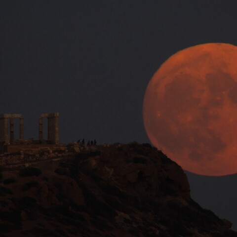 ΑΝΑΤΟΛΗ ΠΑΝΣΕΛΗΝΟΥ ΣΤΟ ΝΑΟ ΤΟΥ ΠΟΣΕΙΔΩΝΑ