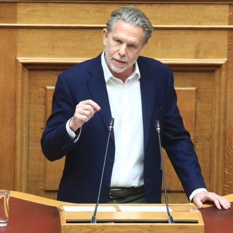 Παύλος Γερουλάνος: Κριτική του βουλευτή του ΠΑΣΟΚ στην κυβέρνηση για τη διαχείριση των πυρκαγιών - Οι αδυναμίες σε πρόληψη και συντονισμό.