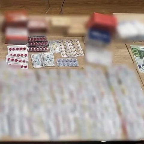 ΕΛΑΣ: Εξαρθρώθηκε κύκλωμα διακίνησης παράνομων φαρμακευτικών σκευασμάτων σκευάσματα στυτικής δυσλειτουργίας - Η μεθοδολογία και τα κέρδη της οργάνωσης.