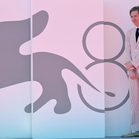 80ό Φεστιβάλ Βενετίας: «Όχι» στη λογοκρισία των βιβλίων του Ρόαλντ Νταλ δηλώνει ο σκηνοθέτης Γουές Άντερσον - Η νέα ταινία του βασίζεται σε έργο του συγγραφέα.