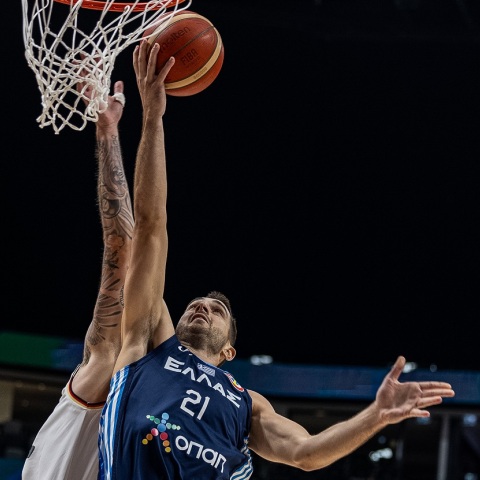 Εθνική ομάδα: Το... μακρινό ταξίδι της εθνικής, στη Μανίλα, και στο Παγκόσμιο Κύπελλο, ολοκληρώνεται την Κυριακή (3/8), όταν στις 11:40 αντιμετωπίζει το Μαυροβούνιο, για τη 2η αγωνιστική της φάσης των «16».