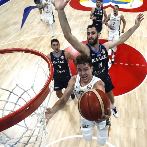 Η Εθνική ηττήθηκε και από το Μαυροβούνιο με σκορ 69-73 και αποχαιρέτησε το Παγκόσμιο Κύπελλο.