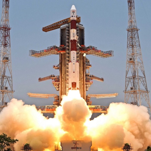 Η Ινδική Διαστημική Υπηρεσία εκτόξευσε όχημα παρατήρησης για τη μελέτη του ήλιου - Λίγες μόλις ημέρες μετά την επιτυχημένη προσεδάφιση στη Σελήνη. 