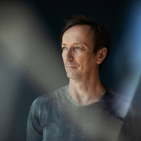 Hauschka - Loved Ones: Το τραγούδι της ημέρας, Δευτέρα 4 Σεπτεμβρίου 2023, από τον Athens Voice 102.5