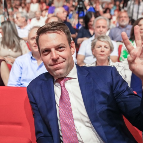 Σας παρακαλώ, ψηφίστε Κασσελάκη