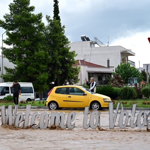 Κακοκαιρία Daniel - Βόλος: Νερό με το δελτίο και με ωράριο έως ότου αποκατασταθεί η υδροδότηση - Φτάνει οχηματαγωγό με δωρεάν εμφιαλωμένο..