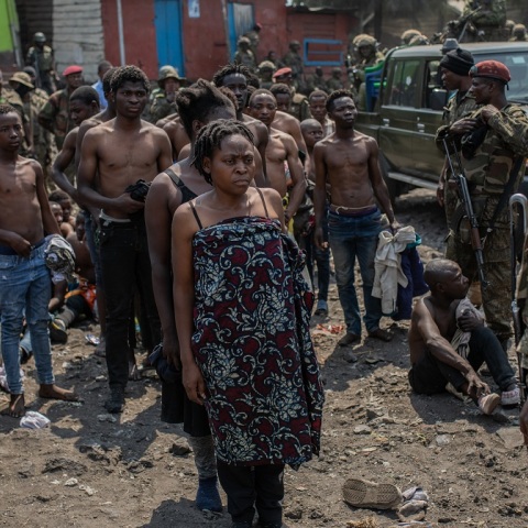 Κονγκό: Δίδυμα κορίτσια ενός έτους βρέθηκαν δεμένα με ζώνη με εκρηκτικά -  Αυξάνονται τα περιστατικά βίας με θύματα παιδιά, καταγγέλλει η UNICEF.