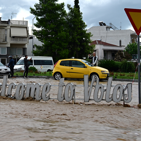 Κακοκαιρία Daniel: Η Ελένη Ψυχούλη περιγράφει την κατάσταση στον Βόλο