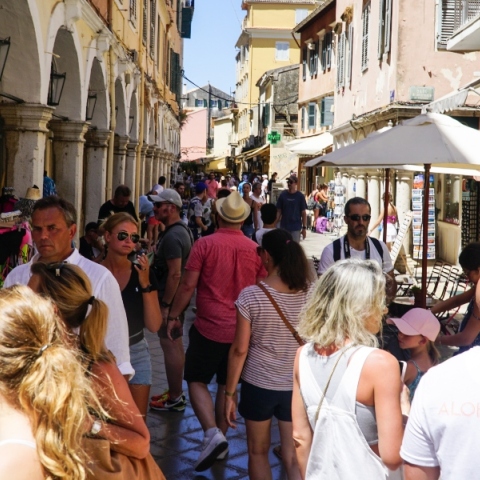 Μαζικός τουρισμός και δημοτικές εκλογές