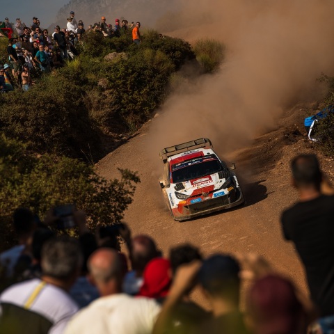 ΕΚΟ Ράλλυ Ακρόπολις: ο Rovanpera στην 1η θέση, οδεύοντας προς το πρωτάθλημα οδηγών