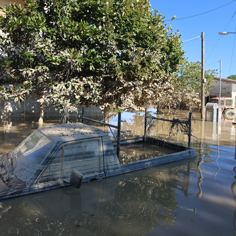 Η κατάρα της Πολιτικής και ο σπασμένος καθρέφτης της Θεσσαλίας