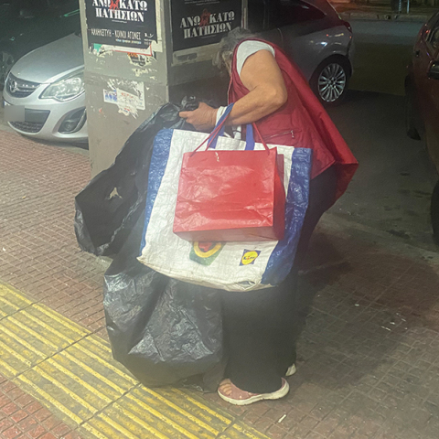 Σε βλέπω να φλερτάρεις σκουπίδια, ω μεσαία τάξη!