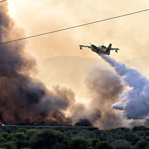Ελλάδα - Γαλλία: Συμφωνία για την αντιμετώπιση των φυσικών καταστροφών και ενίσχυση της κυριαρχίας στη δορυφορική τεχνολογία.