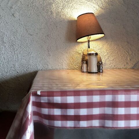 Πλαστικά τραπεζομάντιλα