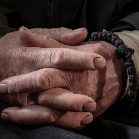 Άγιο Όρος: Συνελήφθη αλλοδαπός μοναχός κατηγορούμενος ότι ξυλοκόπησε άλλο μοναχό - Νοσηλεύεται στο νοσοκομείο Πολύγυρου το θύμα της επίθεσης.