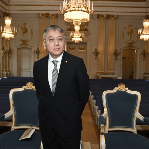 Συλλογή με στίχους του Καζούο Ισιγκούρο θα κυκλοφορήσει τον Μάρτιο του 2024 - Το νέο εγχείρημα του βραβευμένου με Μπούκερ και Νόμπελ λογοτεχνίας συγγραφέα.