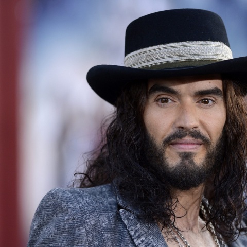 Βρετανία: Η αστυνομία ερευνά μια καταγγελία γυναίκας που υποστηρίζει ότι δέχτηκε σεξουαλική επίθεση από τον ηθοποιό Ράσελ Μπραντ πριν από 20 χρόνια.