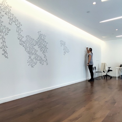 Γιώργος Τζινούδης: Δείτε το timelapse video από τη live ζωγραφική performance «Animating the New Hero» του έλληνα εικαστικού στη Νέα Υόρκη.