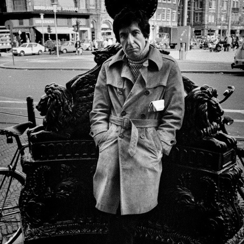 Leonard Cohen: Η ποιητική πλευρά του μουσικού που γεννήθηκε στις 21 Σεπτεμβρίου 1934 κι έφυγε από τη ζωή στις 7 Νοεμβρίου 2016.