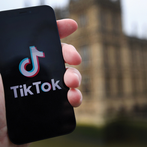 345 εκατομμύρια ευρώ πρόστιμο επέβαλε η ιρλανδική Επιτροπή για την Προστασία των Δεδομένων στο TikTok για παραβίαση δεδομένων ανηλίκων