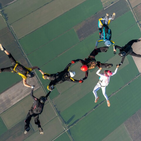 Αλεξιπτωτίστριες