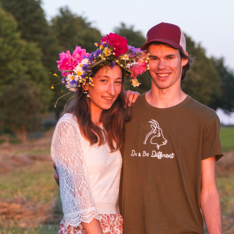 Δέσποινα Μαλλιωτάκη: Όταν δεν έχεις χορτοκοπτικό για το γκαζόν, αγοράζεις 3 κατσίκες