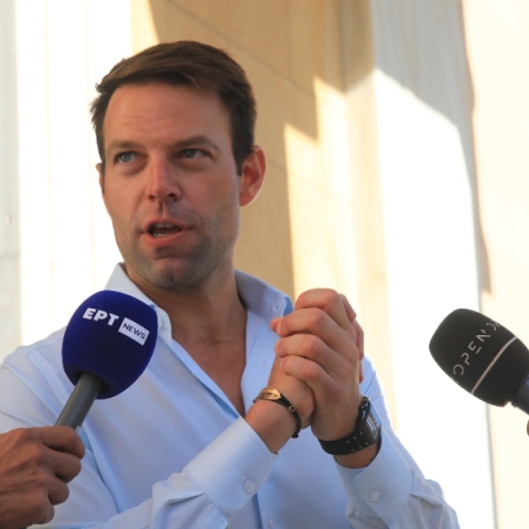 Λέτε να μπορέσει ο Κασσελάκης;