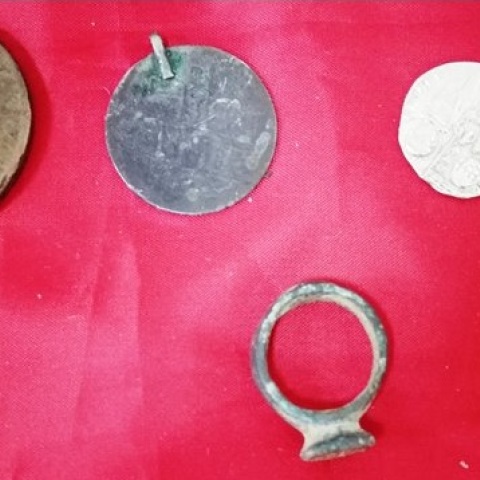 Συνελήφθη 71χρονος στη Ξάνθη για κατοχή αρχαιοτήτων - Κατασχέθηκε σειρά αντικειμένων - Τι βρέθηκε σε οργανωμένη επιχείρηση της αστυνομίας στο σπίτι του.